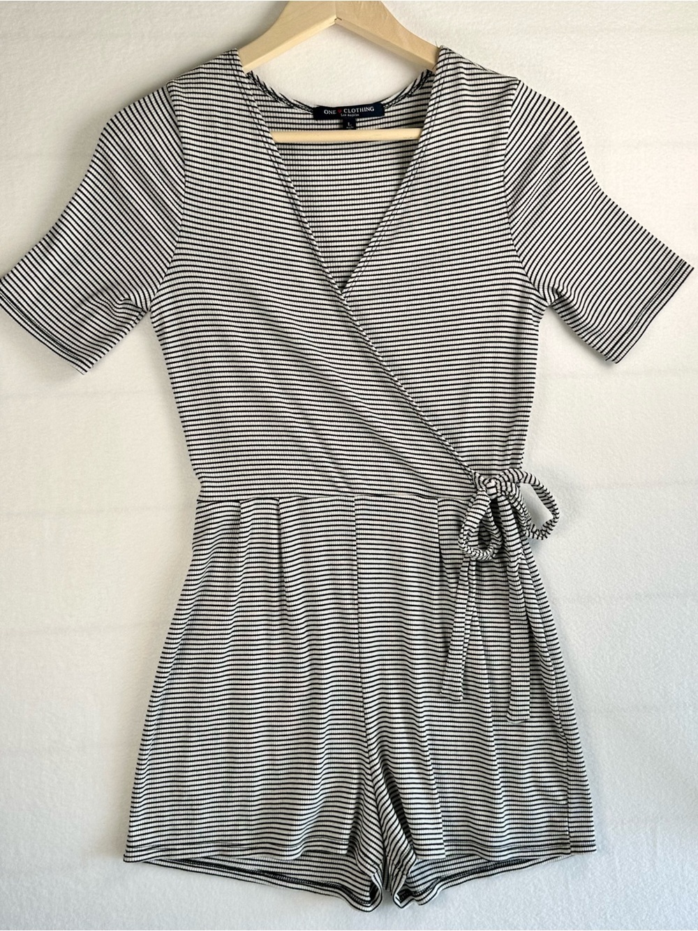 One Clothing Large Black White Striped Wrap Romper • Tie Waist Short Sleeve